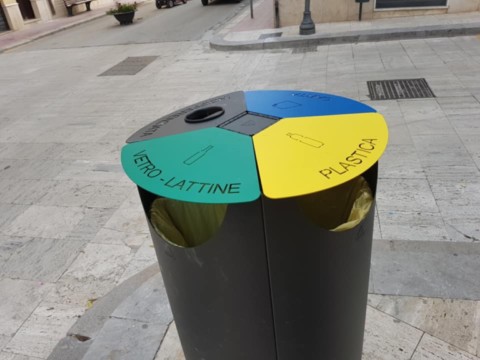 Cestino raccolta differenziata modello Quadrifoglio