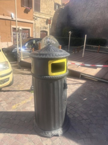 Cestino arredo urbano centro storico Monterotondo