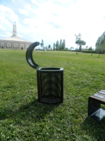 Cestino stradale per rifiuti urbani modello Maglie