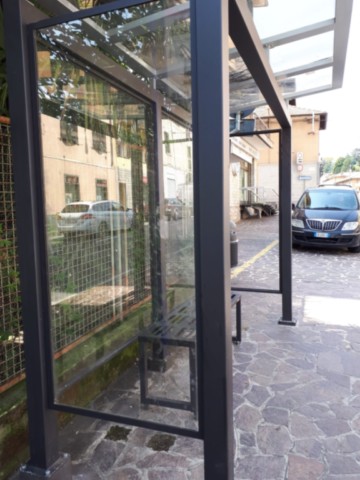 Pensilina fermata autobus milano